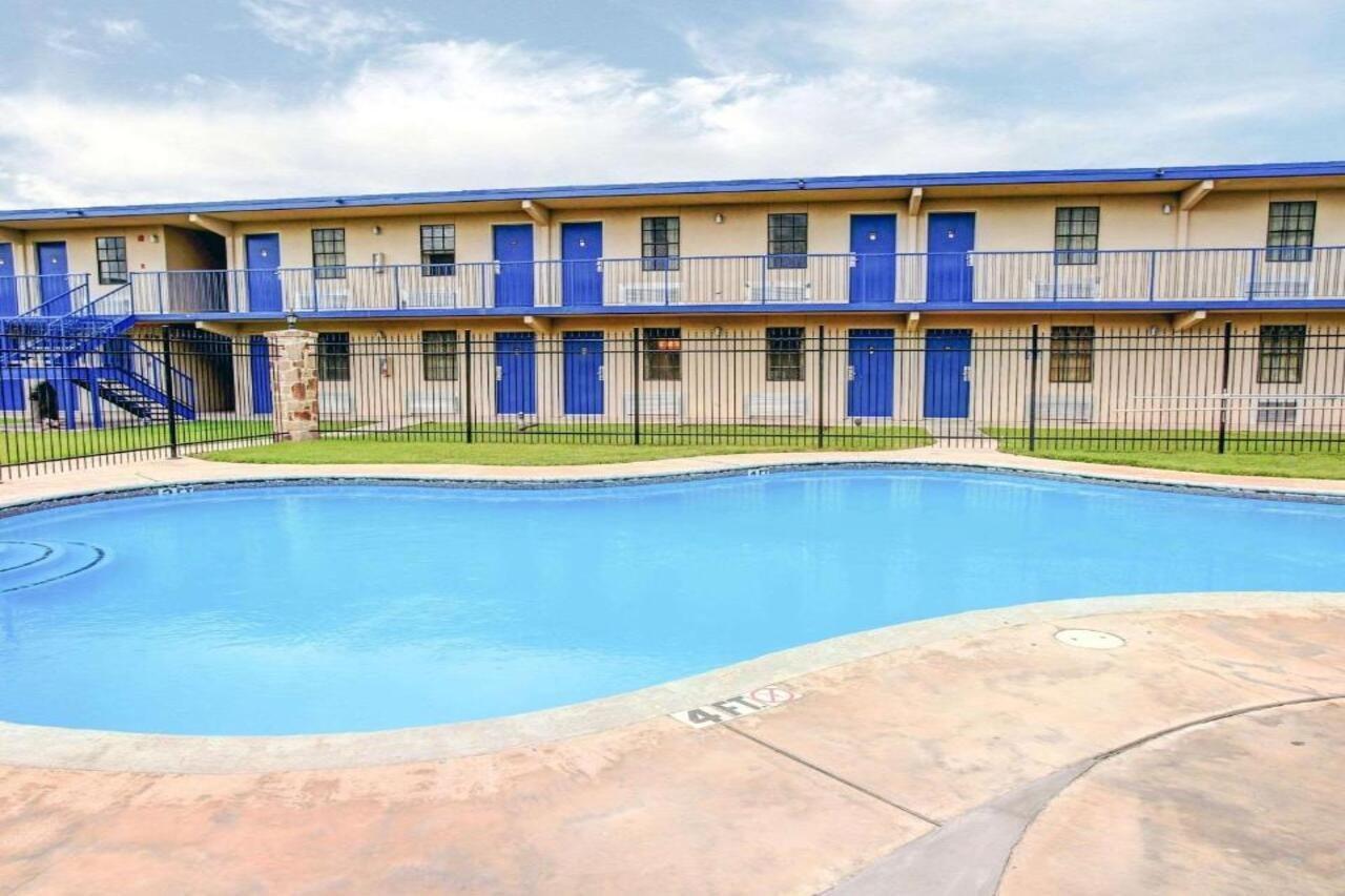 Rodeway Inn New Braunfels Zewnętrze zdjęcie