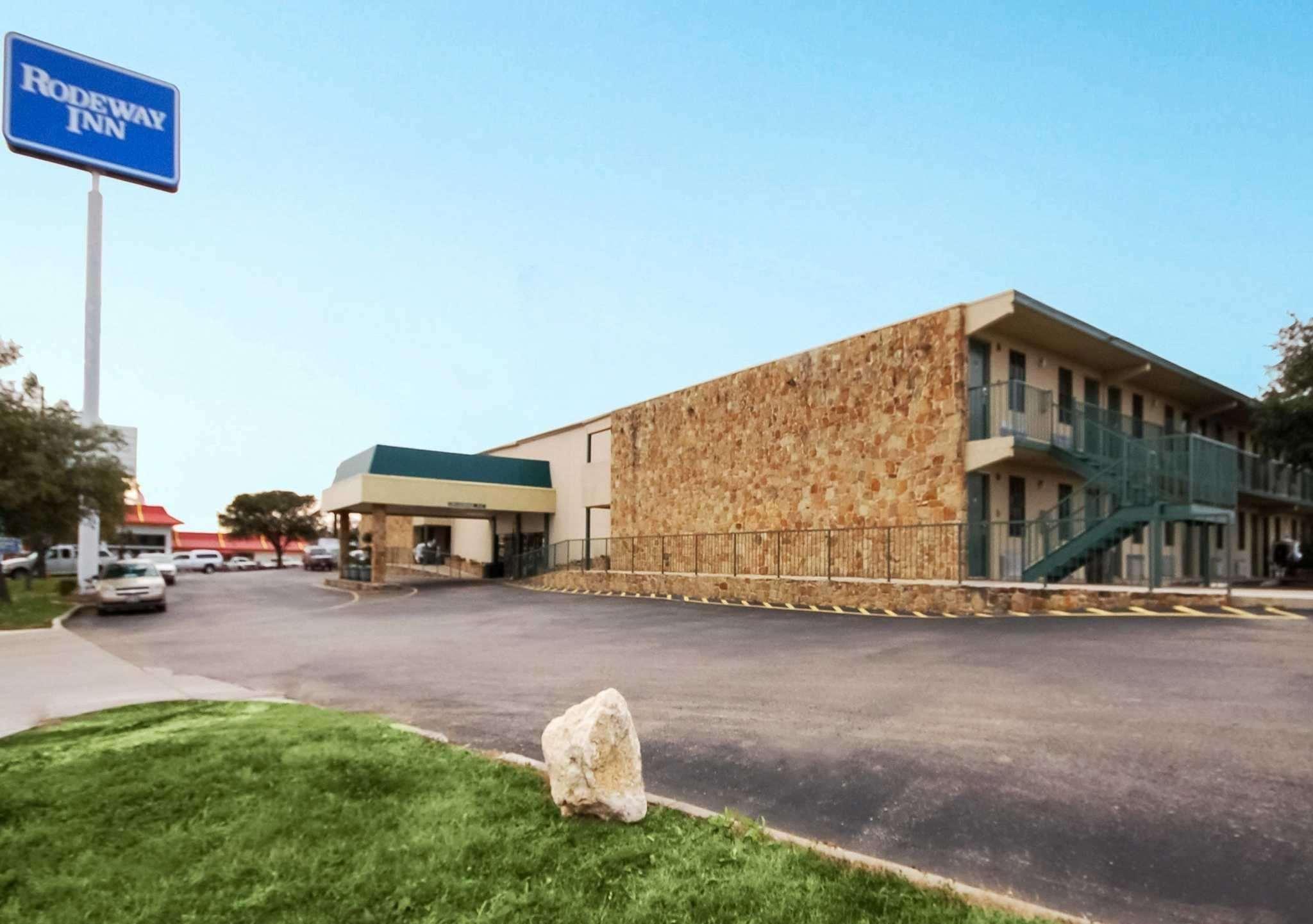 Rodeway Inn New Braunfels Zewnętrze zdjęcie